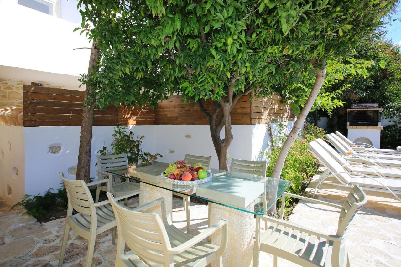 Villa Oasis كاميلاريون المظهر الخارجي الصورة
