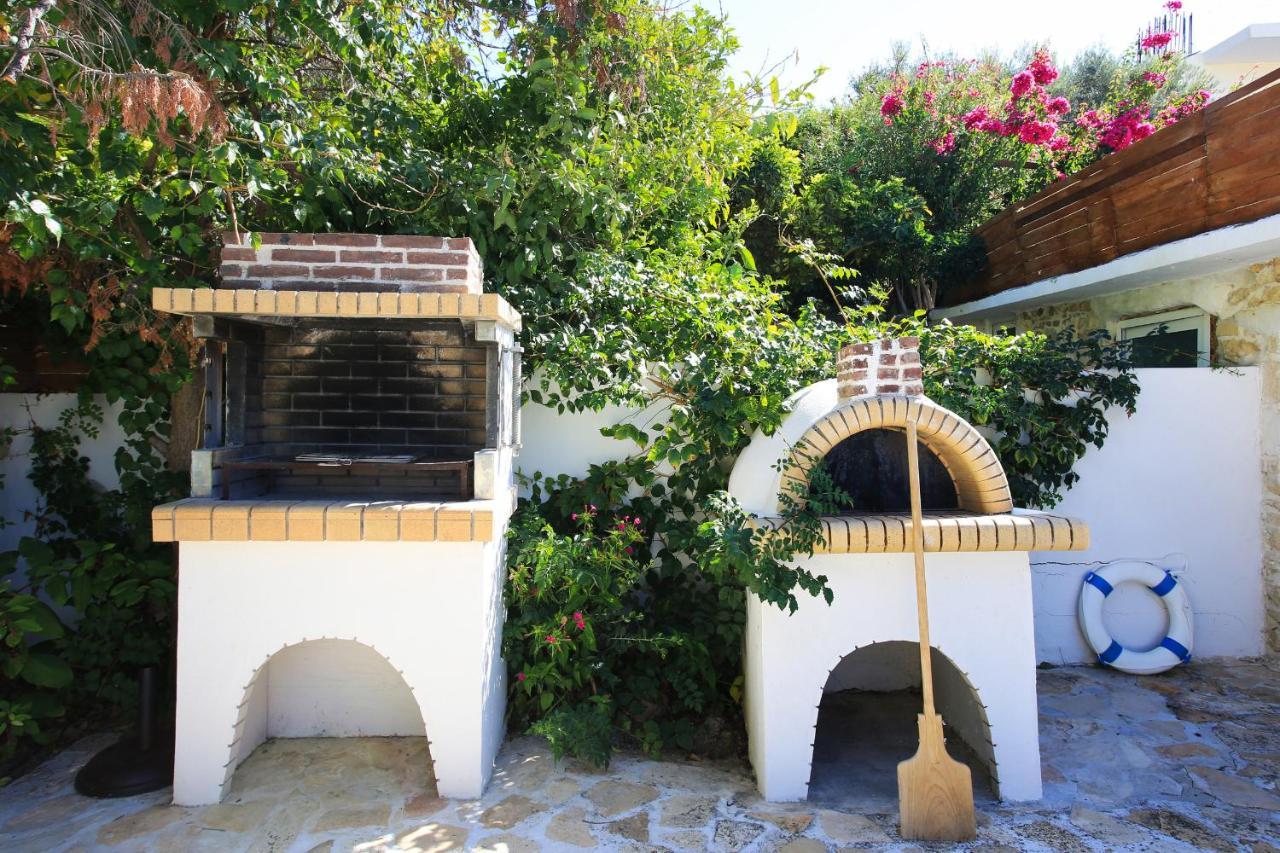 Villa Oasis كاميلاريون المظهر الخارجي الصورة