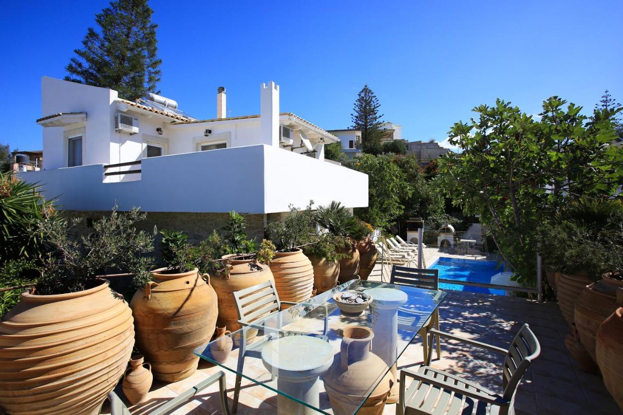 Villa Oasis كاميلاريون المظهر الخارجي الصورة