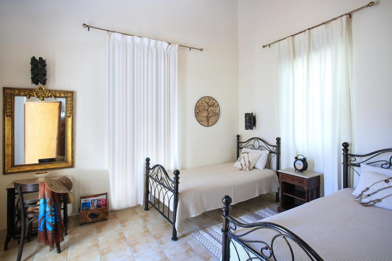 Villa Oasis كاميلاريون المظهر الخارجي الصورة