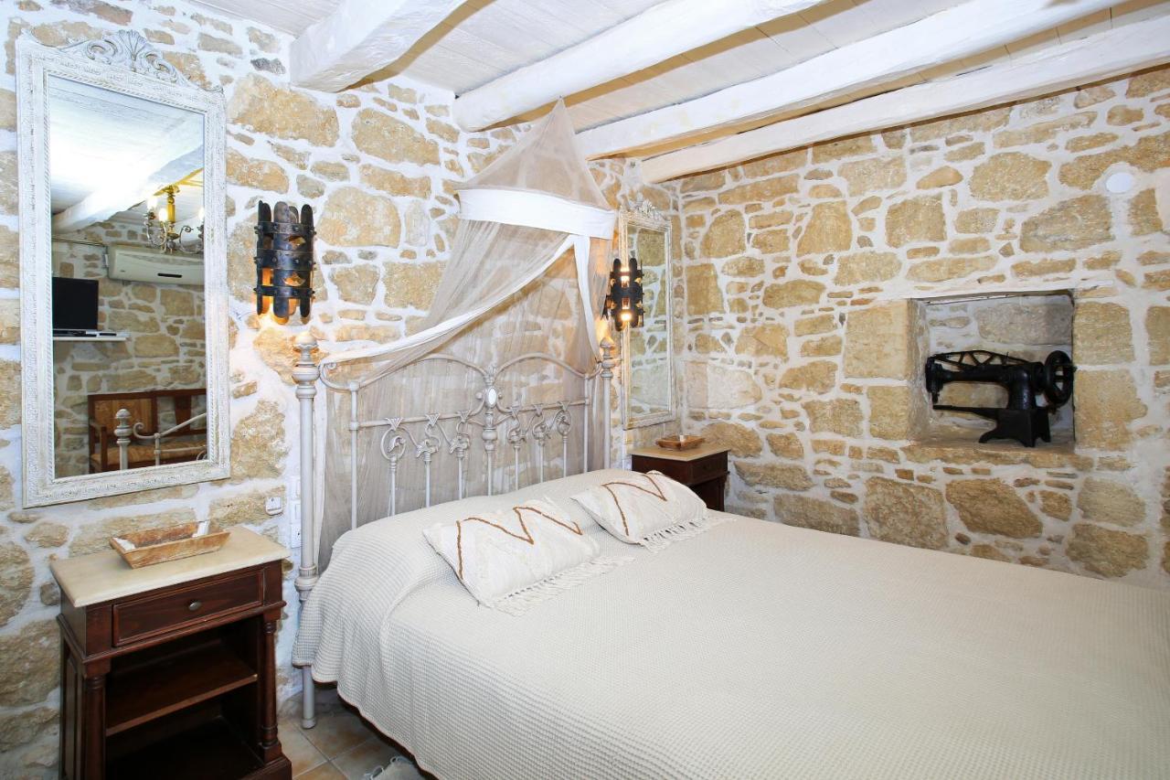 Villa Oasis كاميلاريون المظهر الخارجي الصورة