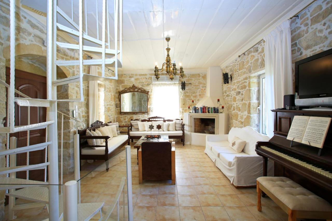 Villa Oasis كاميلاريون المظهر الخارجي الصورة