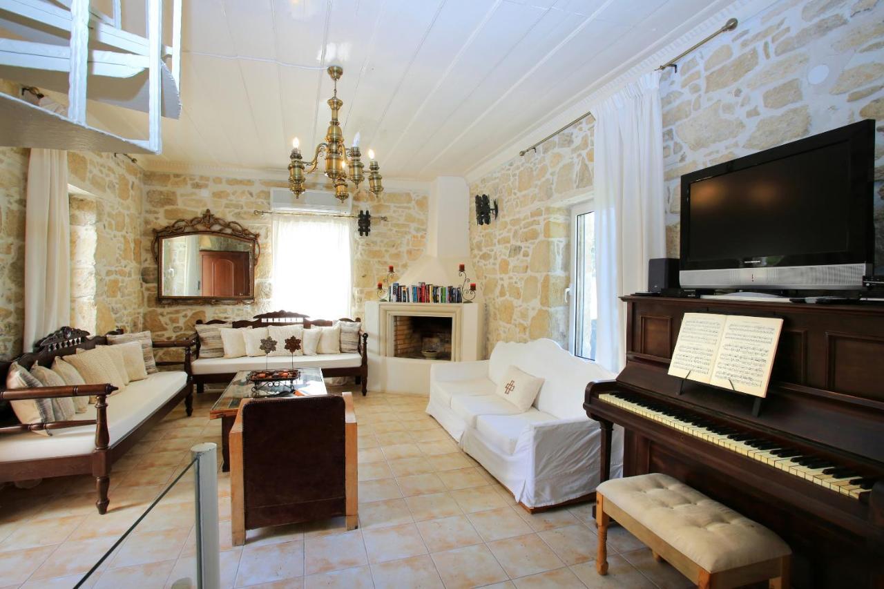 Villa Oasis كاميلاريون المظهر الخارجي الصورة