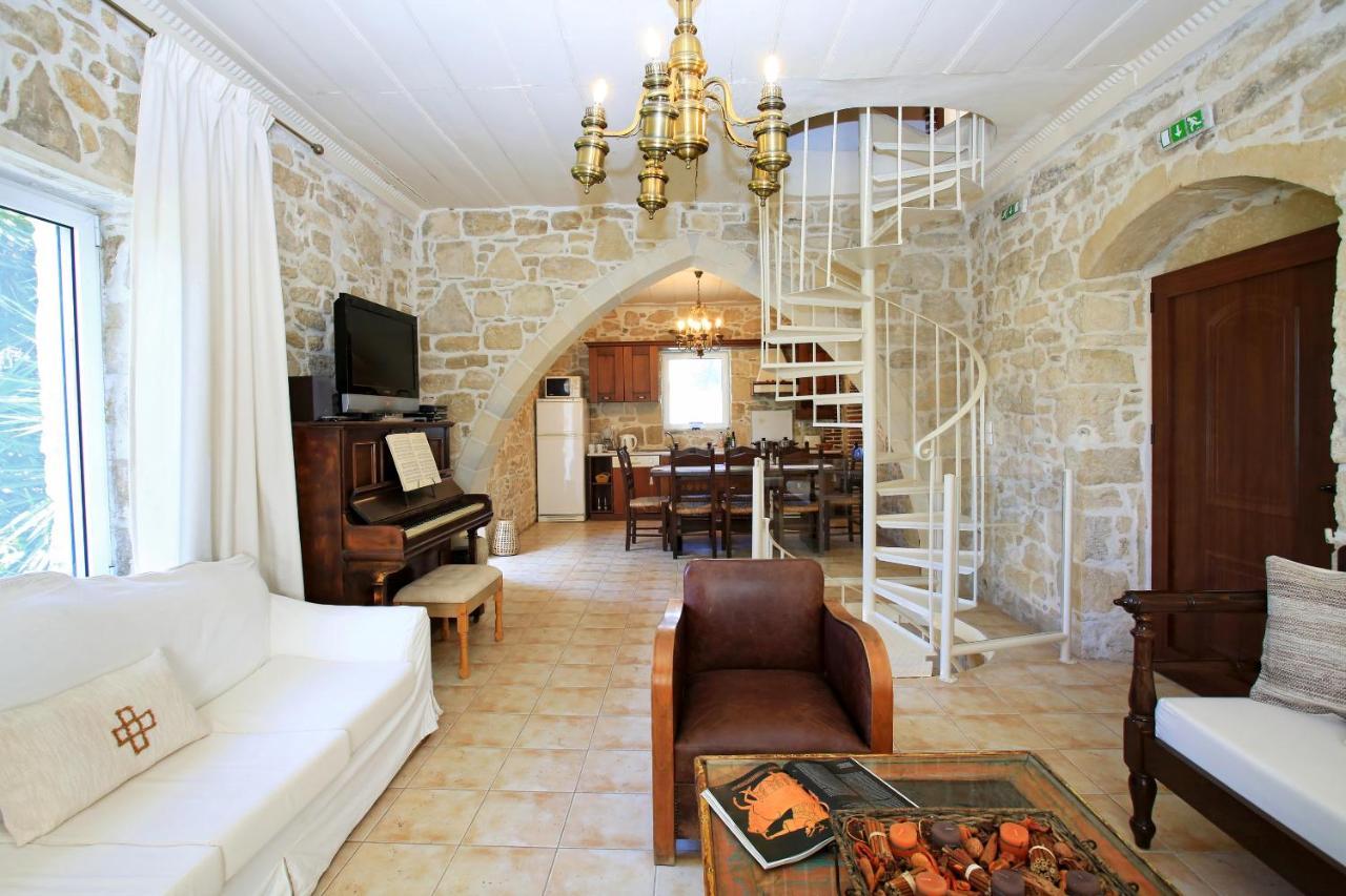 Villa Oasis كاميلاريون المظهر الخارجي الصورة