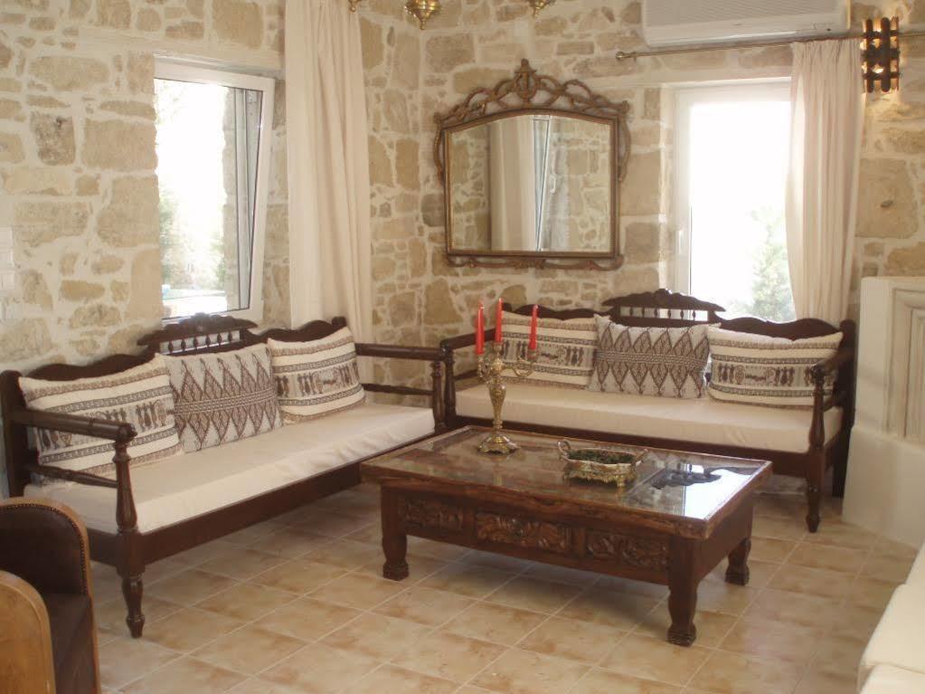 Villa Oasis كاميلاريون المظهر الخارجي الصورة