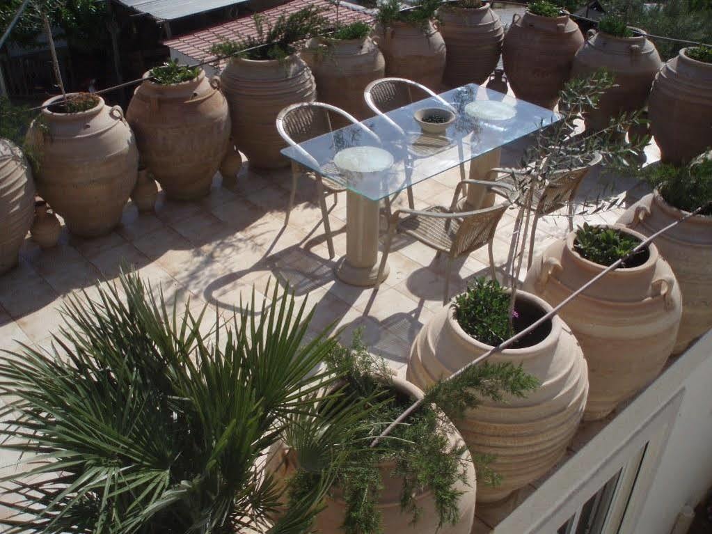 Villa Oasis كاميلاريون المظهر الخارجي الصورة